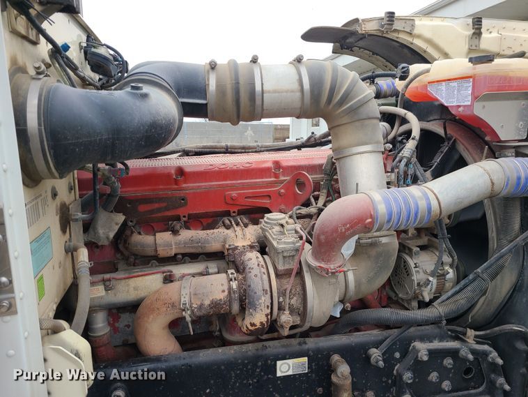 image for item JW9779 2009 Peterbilt 388  water truck