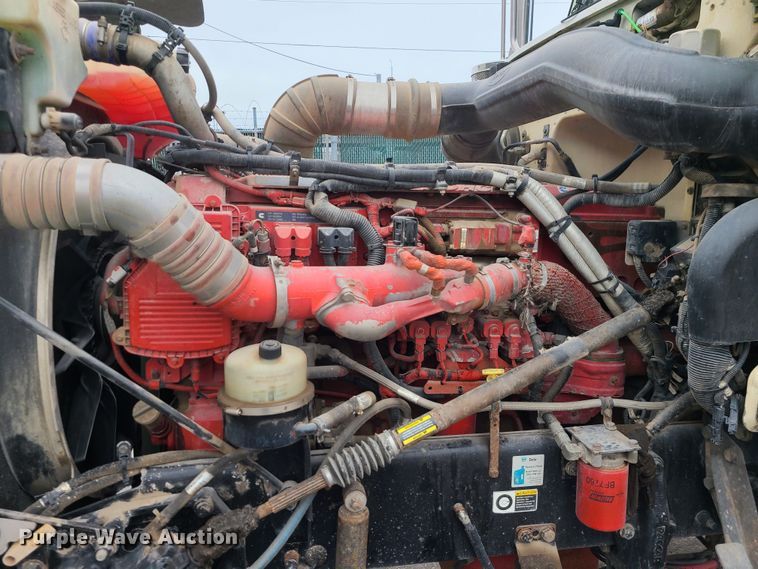 image for item JW9779 2009 Peterbilt 388  water truck