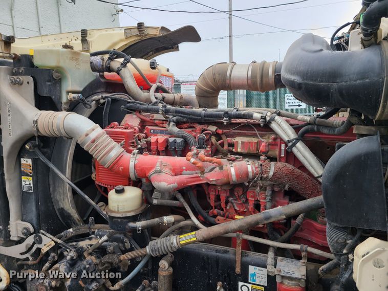 image for item JW9779 2009 Peterbilt 388  water truck