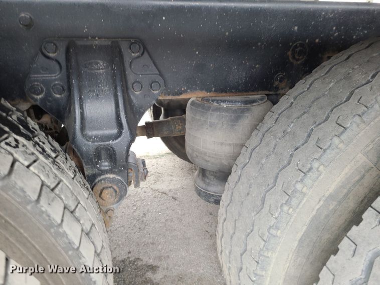 image for item JW9779 2009 Peterbilt 388  water truck