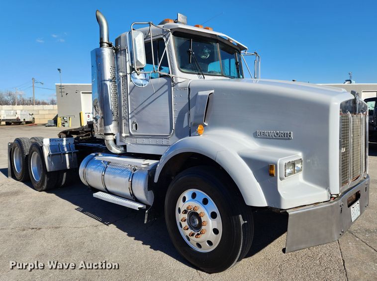 image for item KT9442 1994 Kenworth T800  semi truck