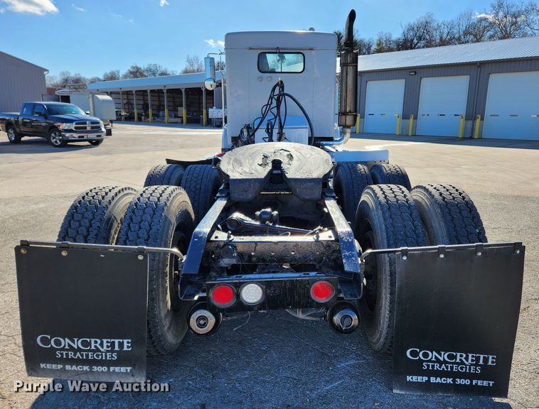 image for item KT9442 1994 Kenworth T800  semi truck