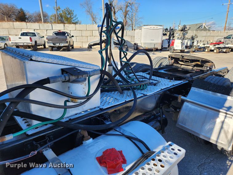 image for item KT9442 1994 Kenworth T800  semi truck