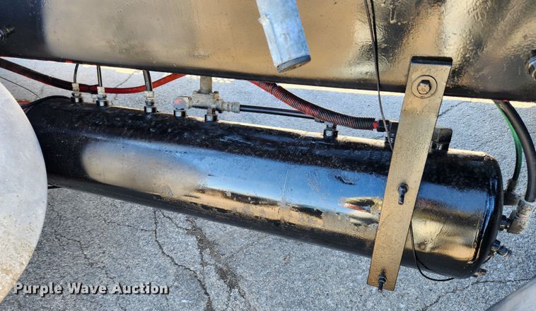 image for item KT9442 1994 Kenworth T800  semi truck