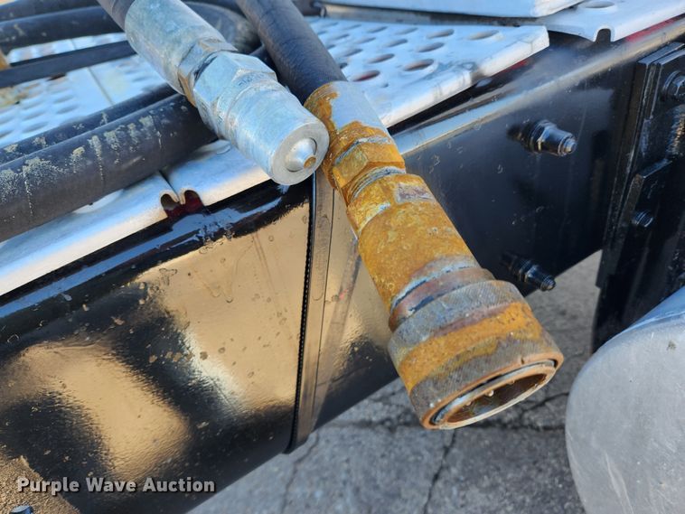 image for item KT9442 1994 Kenworth T800  semi truck