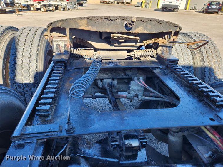 image for item KT9442 1994 Kenworth T800  semi truck