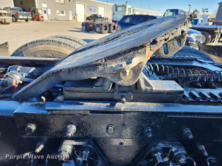 image for item KT9442 1994 Kenworth T800  semi truck