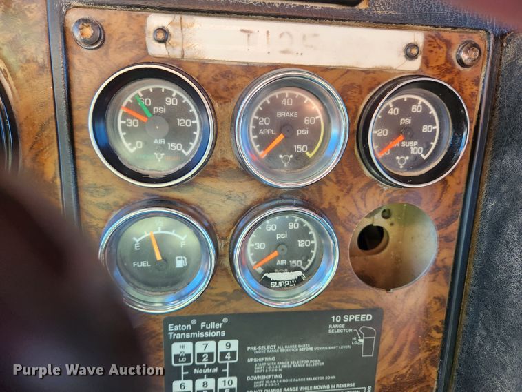 image for item KT9442 1994 Kenworth T800  semi truck