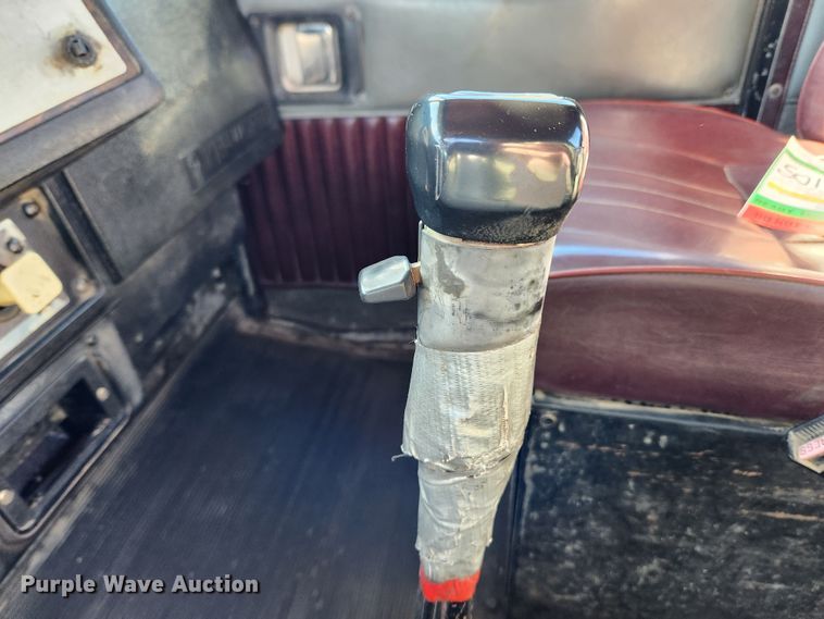 image for item KT9442 1994 Kenworth T800  semi truck