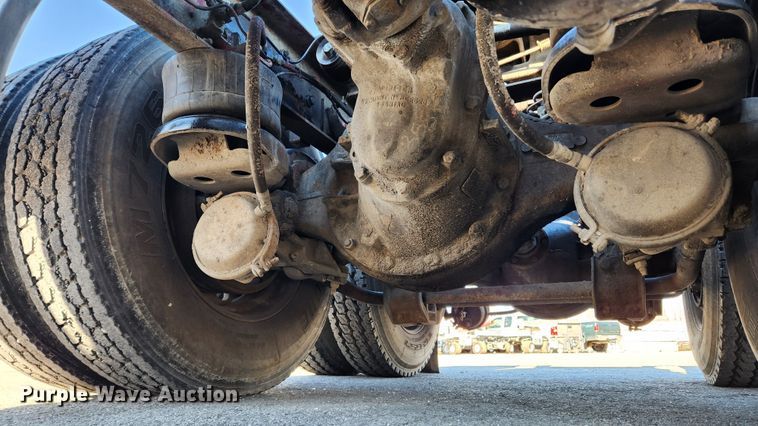 image for item KT9442 1994 Kenworth T800  semi truck