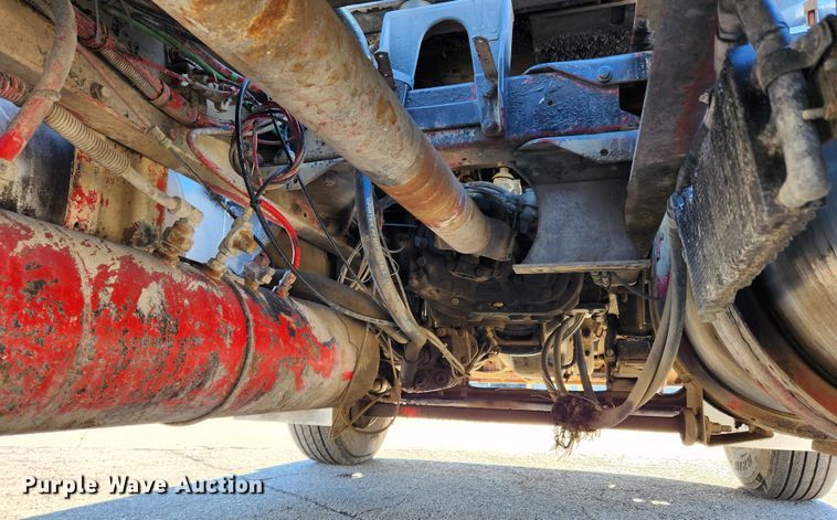 image for item KT9442 1994 Kenworth T800  semi truck