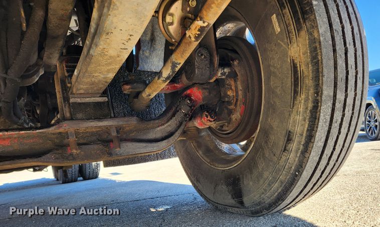 image for item KT9442 1994 Kenworth T800  semi truck