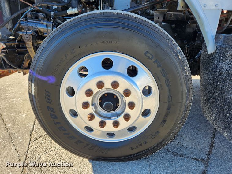 image for item KT9442 1994 Kenworth T800  semi truck