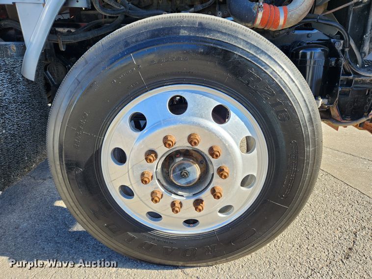 image for item KT9442 1994 Kenworth T800  semi truck