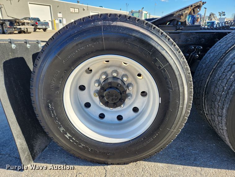 image for item KT9442 1994 Kenworth T800  semi truck