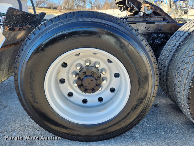 image for item KT9442 1994 Kenworth T800  semi truck