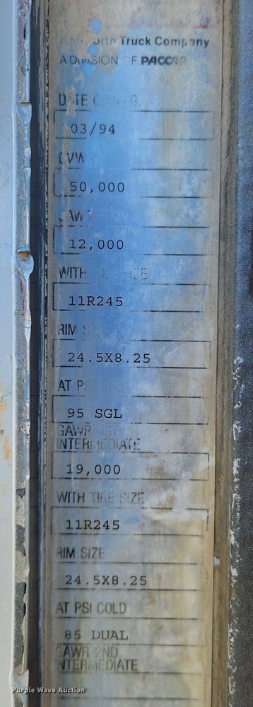 image for item KT9442 1994 Kenworth T800  semi truck