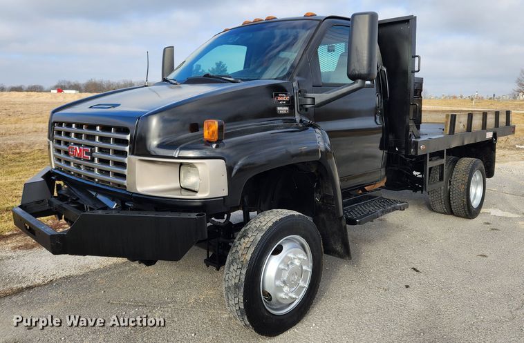 image for item KT9457 2007 GMC C5500  flatbed truck
