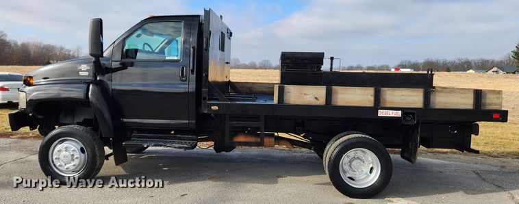 image for item KT9457 2007 GMC C5500  flatbed truck