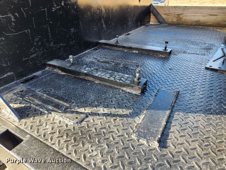 image for item KT9457 2007 GMC C5500  flatbed truck