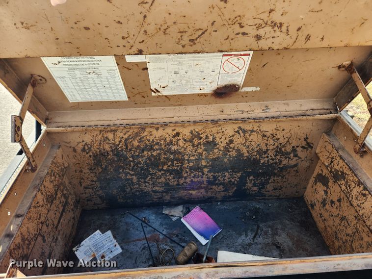 image for item KT9457 2007 GMC C5500  flatbed truck