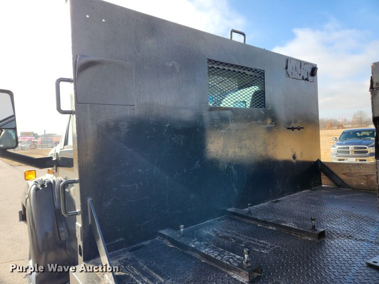 image for item KT9457 2007 GMC C5500  flatbed truck