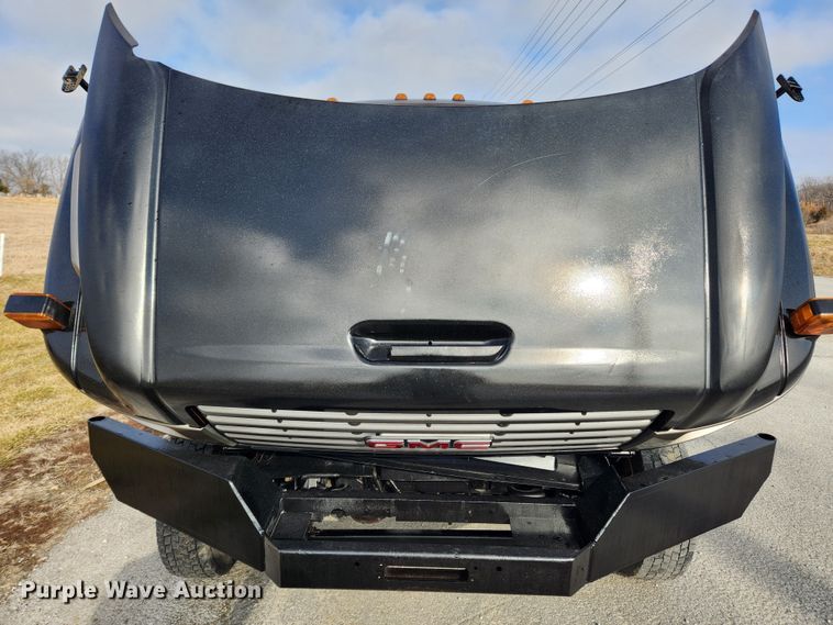 image for item KT9457 2007 GMC C5500  flatbed truck