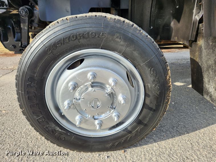 image for item KT9457 2007 GMC C5500  flatbed truck