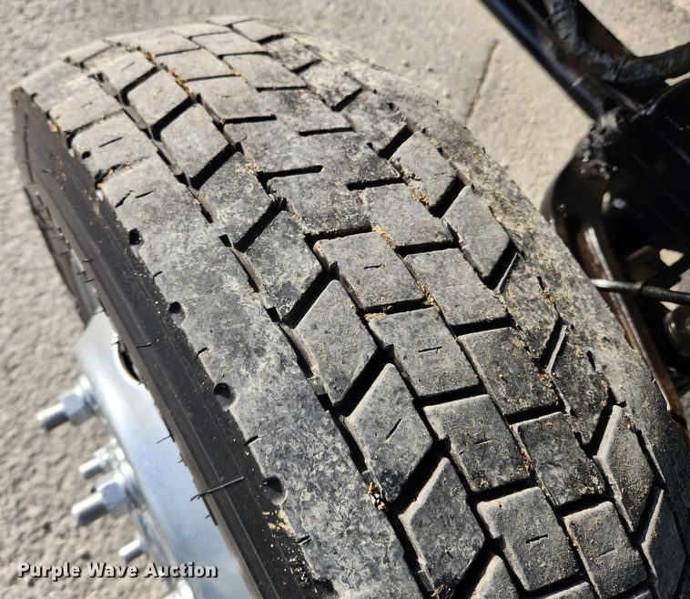 image for item KT9457 2007 GMC C5500  flatbed truck