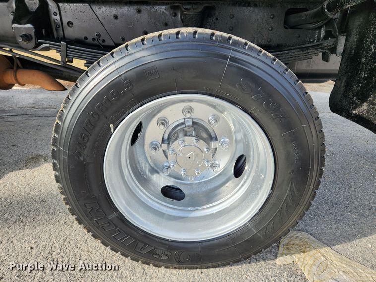 image for item KT9457 2007 GMC C5500  flatbed truck