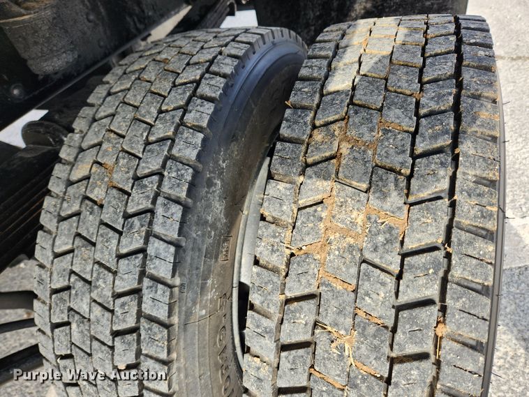 image for item KT9457 2007 GMC C5500  flatbed truck