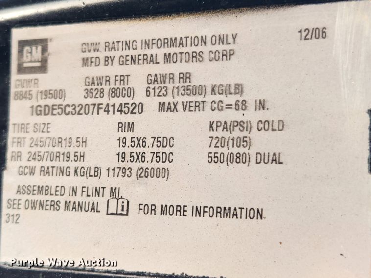 image for item KT9457 2007 GMC C5500  flatbed truck