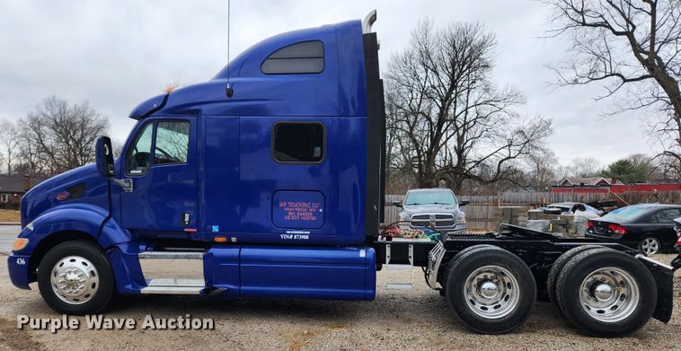 image for item KT9471 2005 Peterbilt 387  semi truck