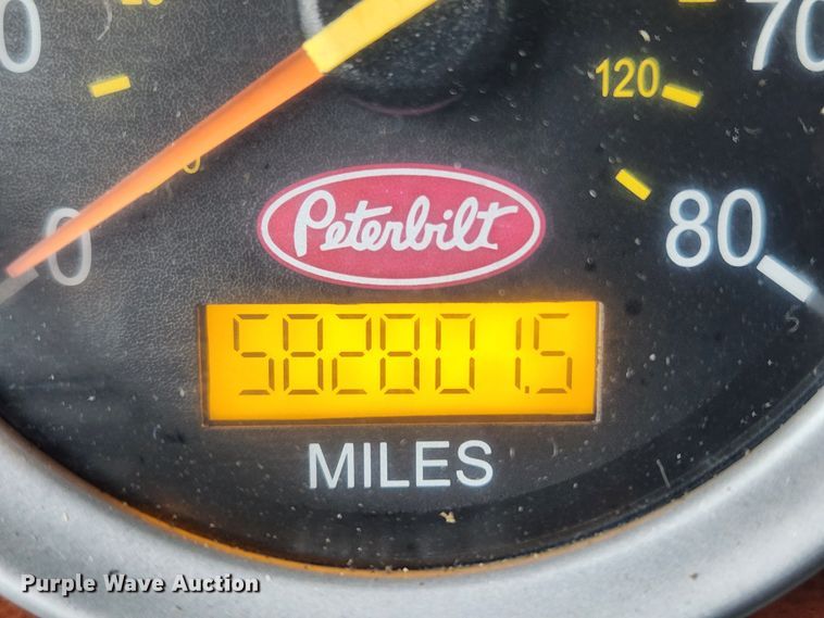 image for item KT9471 2005 Peterbilt 387  semi truck