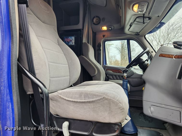 image for item KT9471 2005 Peterbilt 387  semi truck