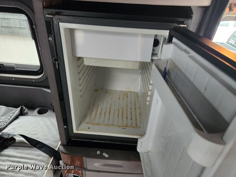 image for item KT9471 2005 Peterbilt 387  semi truck