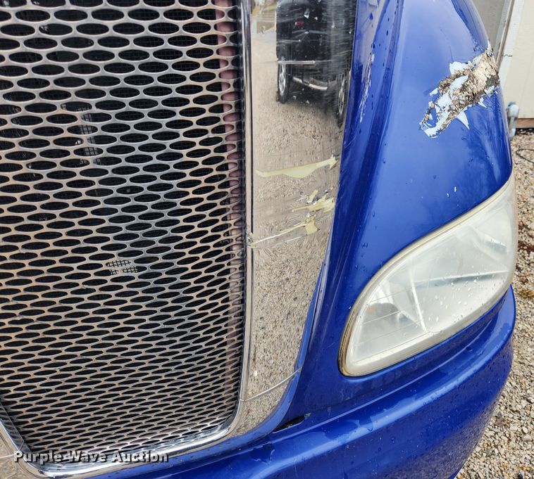 image for item KT9471 2005 Peterbilt 387  semi truck