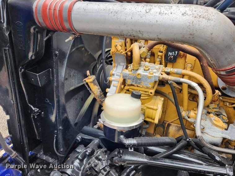 image for item KT9471 2005 Peterbilt 387  semi truck