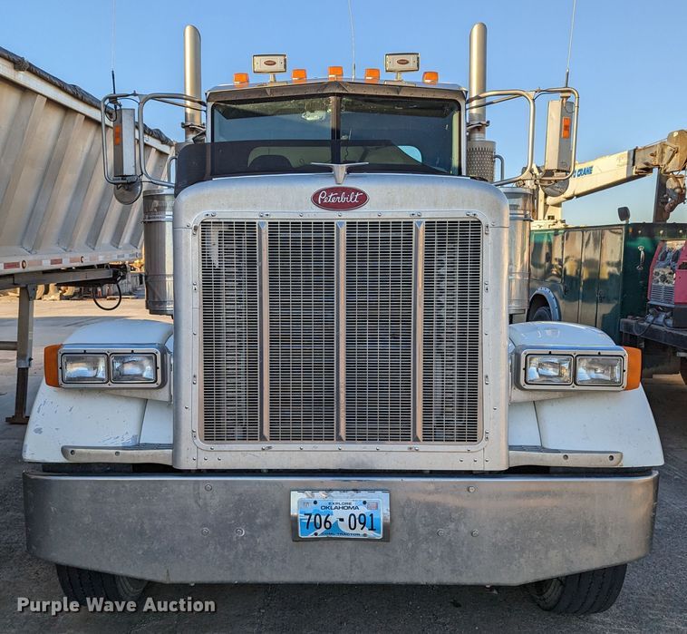 image for item LK9463 2007 Peterbilt 379  semi truck