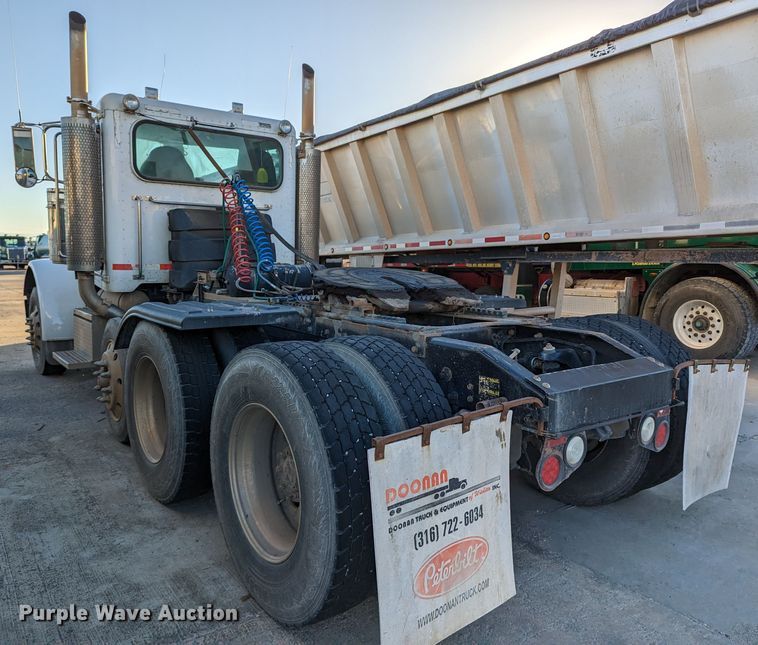 image for item LK9463 2007 Peterbilt 379  semi truck
