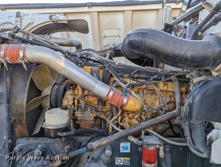 image for item LK9463 2007 Peterbilt 379  semi truck