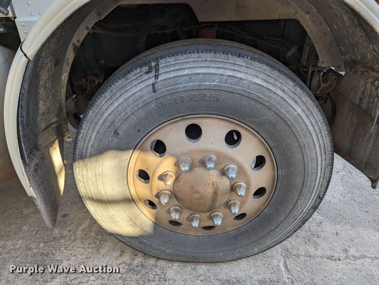 image for item LK9463 2007 Peterbilt 379  semi truck