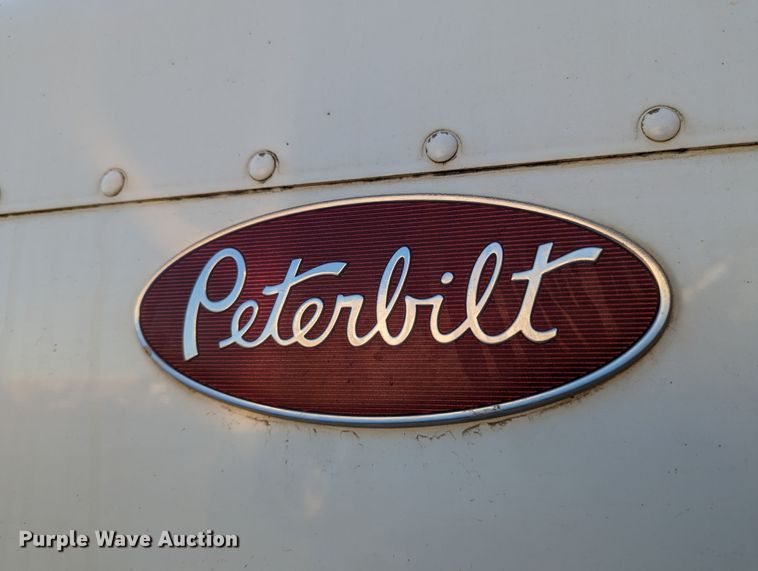 image for item LK9463 2007 Peterbilt 379  semi truck