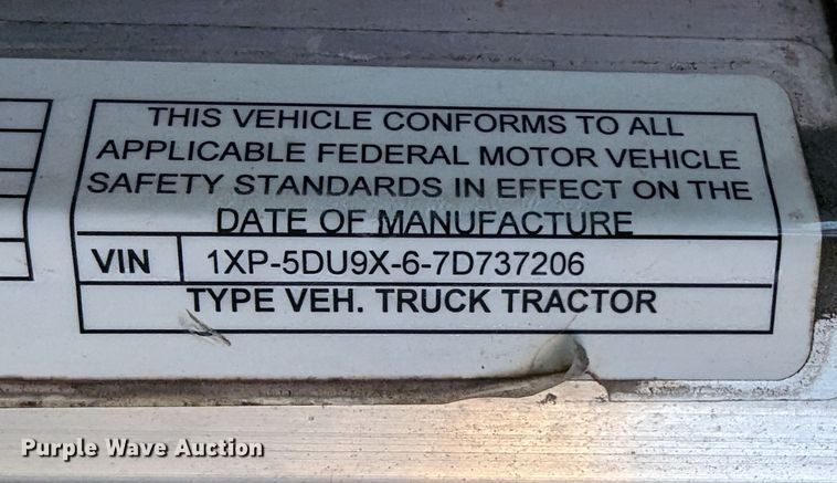 image for item LK9463 2007 Peterbilt 379  semi truck