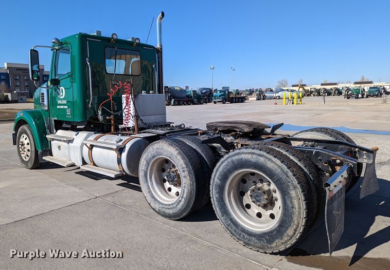 image for item LK9466 2014 Freightliner Coronado SD  semi truck