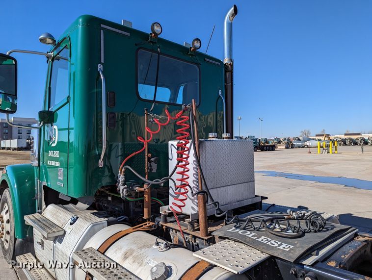 image for item LK9466 2014 Freightliner Coronado SD  semi truck