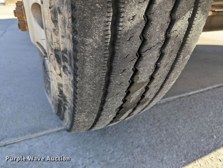 image for item LK9466 2014 Freightliner Coronado SD  semi truck