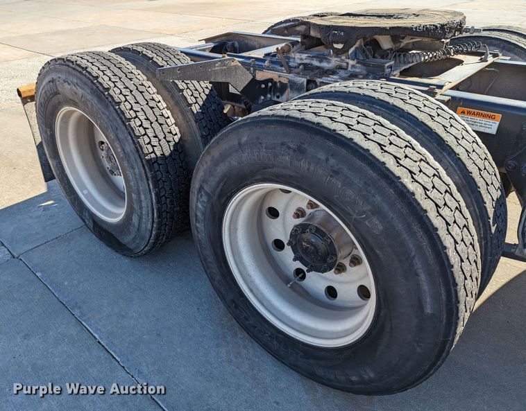 image for item LK9466 2014 Freightliner Coronado SD  semi truck