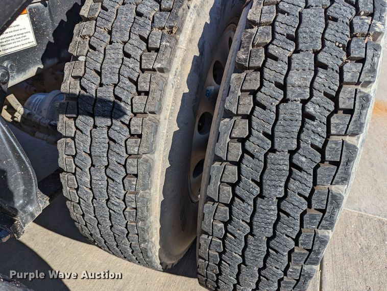 image for item LK9466 2014 Freightliner Coronado SD  semi truck