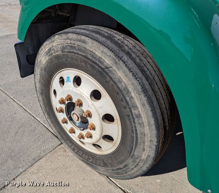 image for item LK9466 2014 Freightliner Coronado SD  semi truck